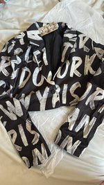 BLACK WHITE GRAPHIC LETTER CROPPED BLAZER