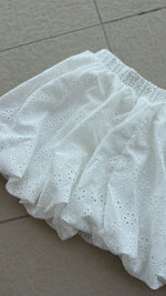 WHITE EMBROIDERED RUFFLE SKORT