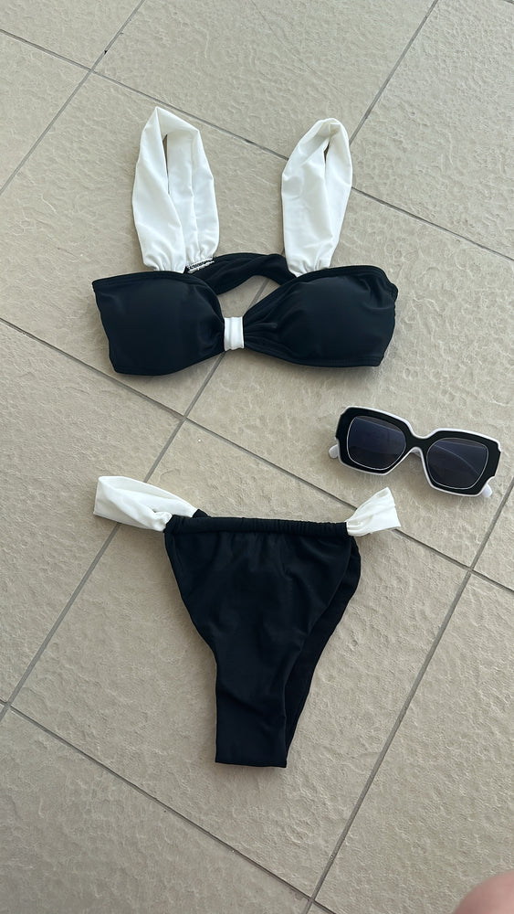 BLACK AND WHITE CONTRAST RUFFLE BIKINI SET