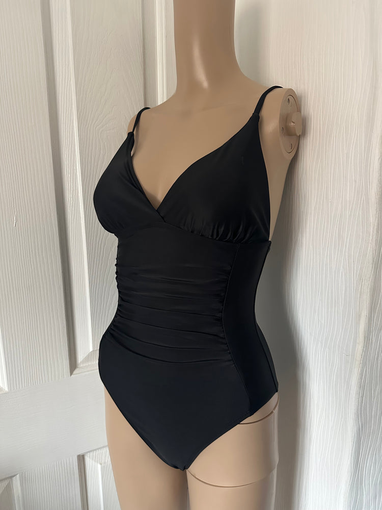 BLACK BASIC RUCHED SWIMSUIT
